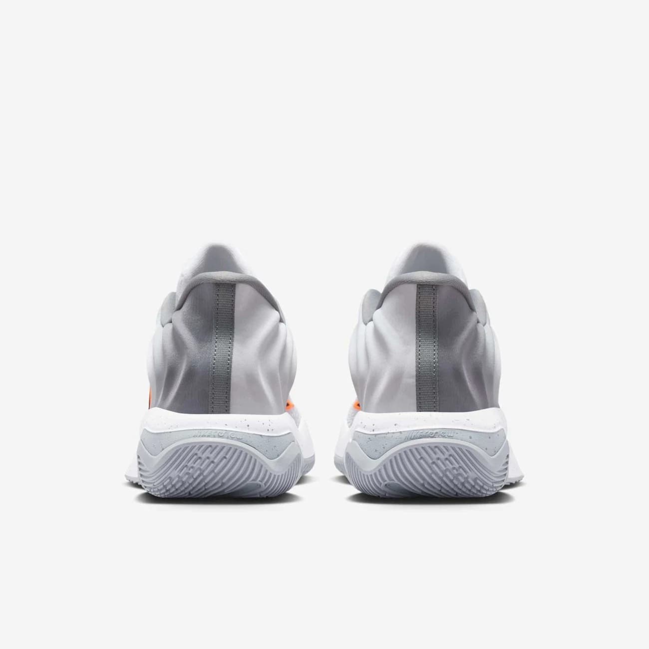 Tênis Nike Giannis Immortality 4 Masculino - Branco/Cinza