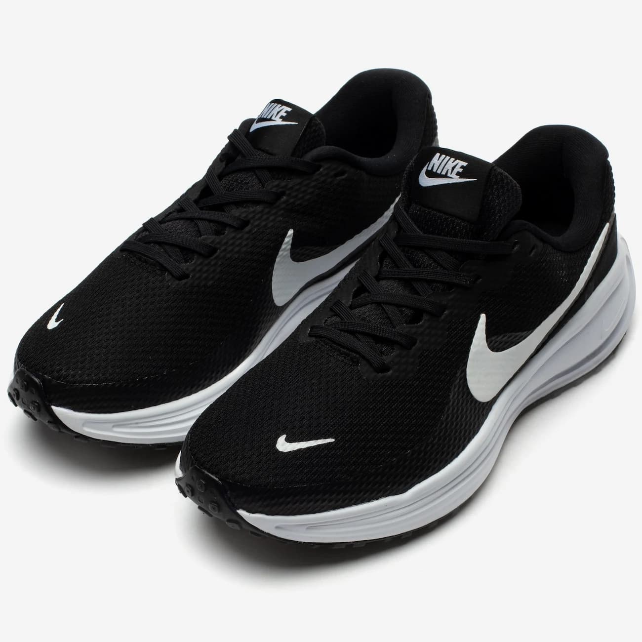 Tênis Masculino Nike Revolution 8 - Preto/Branco