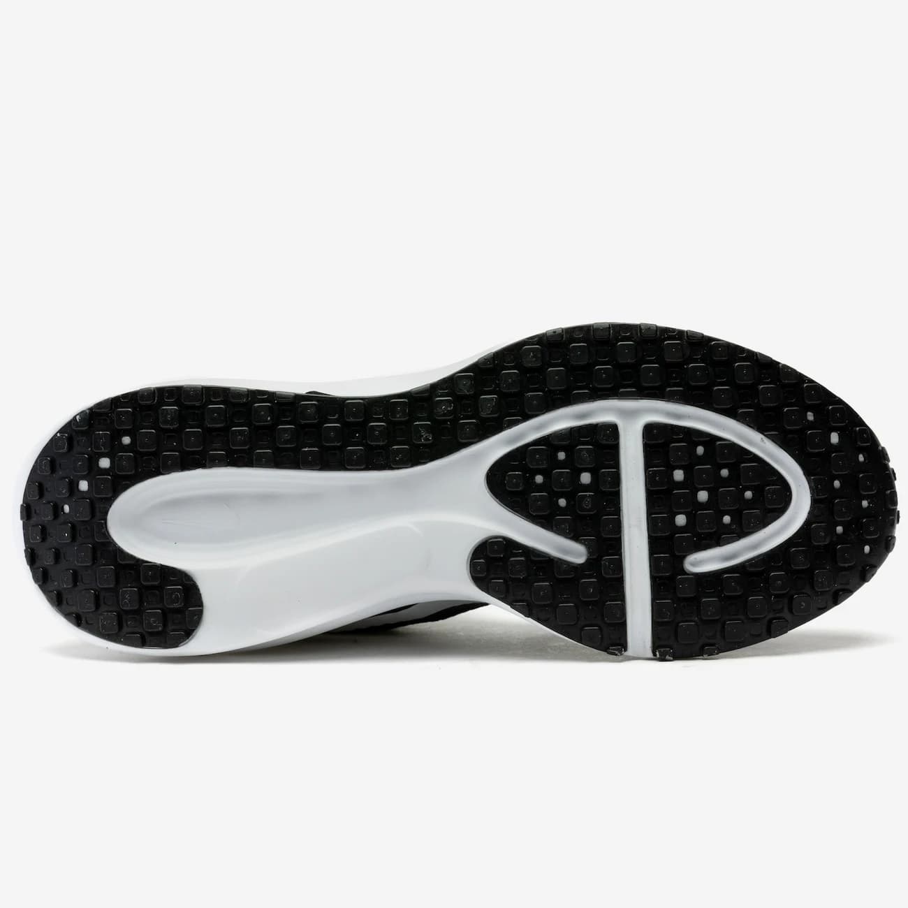 Tênis Masculino Nike Revolution 8 - Preto/Branco