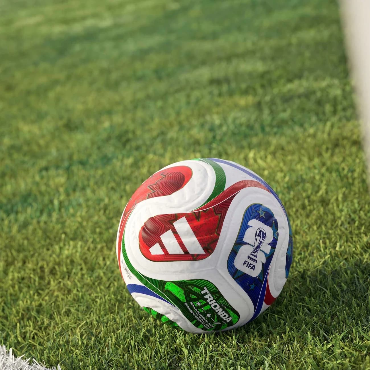 Mini Bola adidas Trionda Oficial da Copa do Mundo FIFA 2026 - Branco